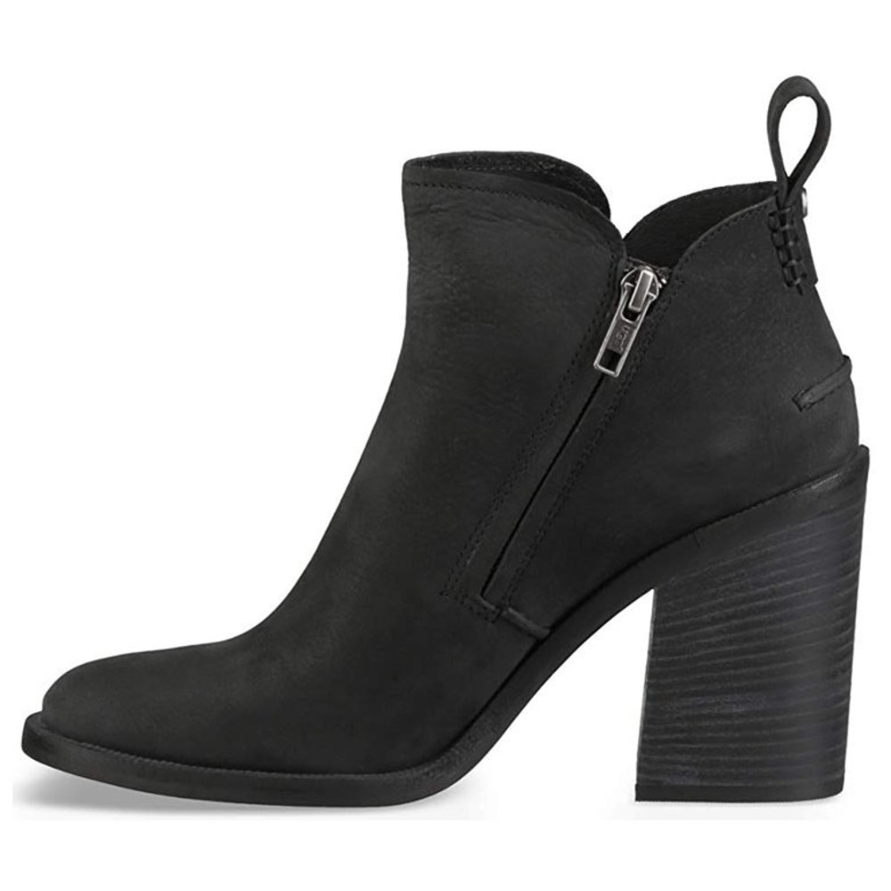 UGG “PIXLEY” LEATHER BOOTS